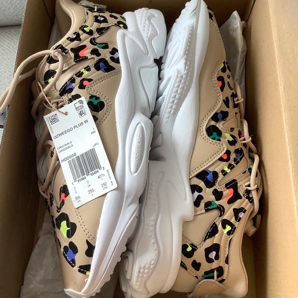 Nwt Adidas Women Ozweego Plus Leopard Sneakers-8.5 - Picture 2 of 9